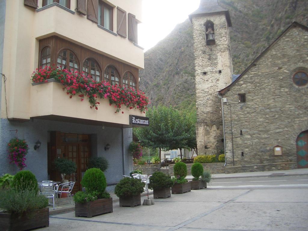 Alins Hostal Montana מראה חיצוני תמונה