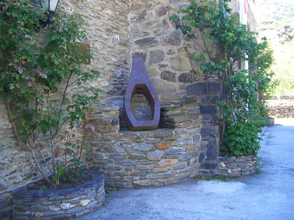 Alins Hostal Montana מראה חיצוני תמונה