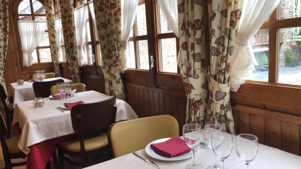 Alins Hostal Montana מראה חיצוני תמונה