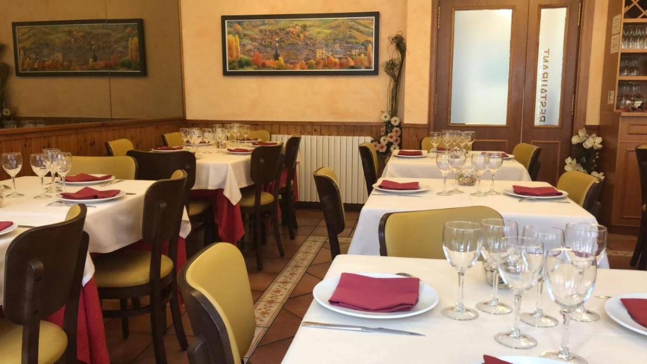 Alins Hostal Montana מראה חיצוני תמונה